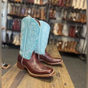 NOCONA WOMEN'S WESTERN BOOTS - SQUARE TOE 9.5